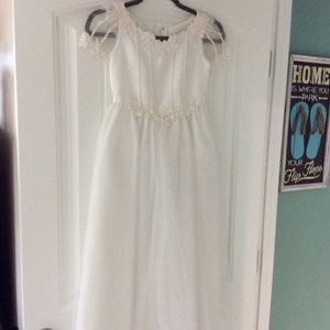 Flower girl dress white with Beetled pearls and crystals  size 8 children